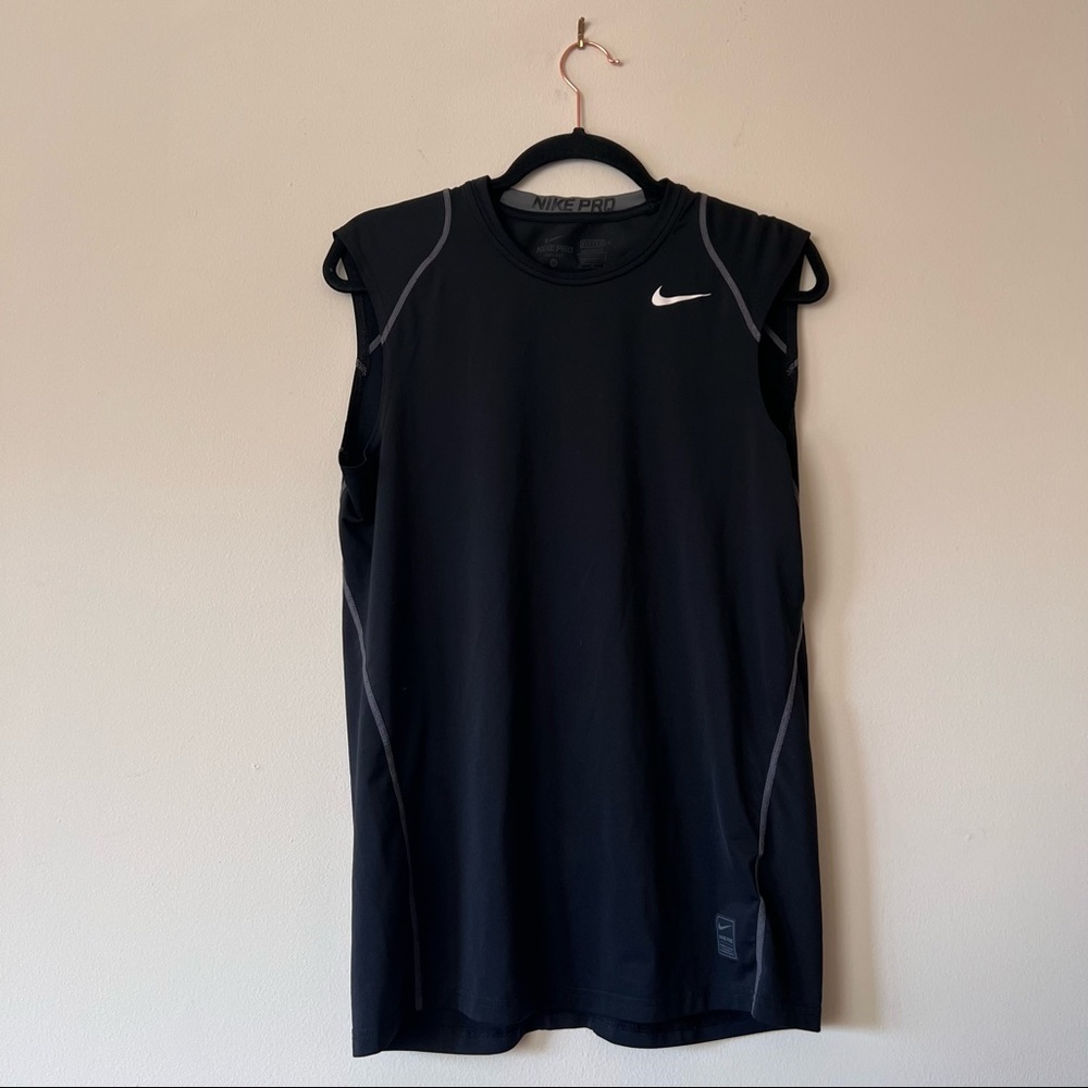 Nike Men’s Dri Fit Black Workout shirt Size Medium